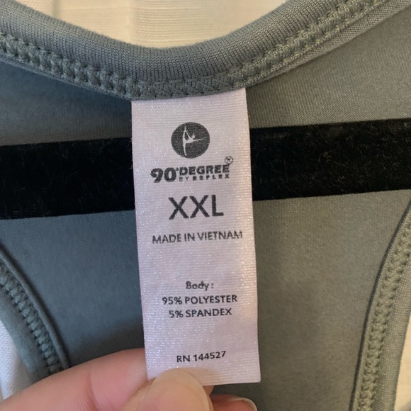 Cropped Workout Top - Picture 2 of 3